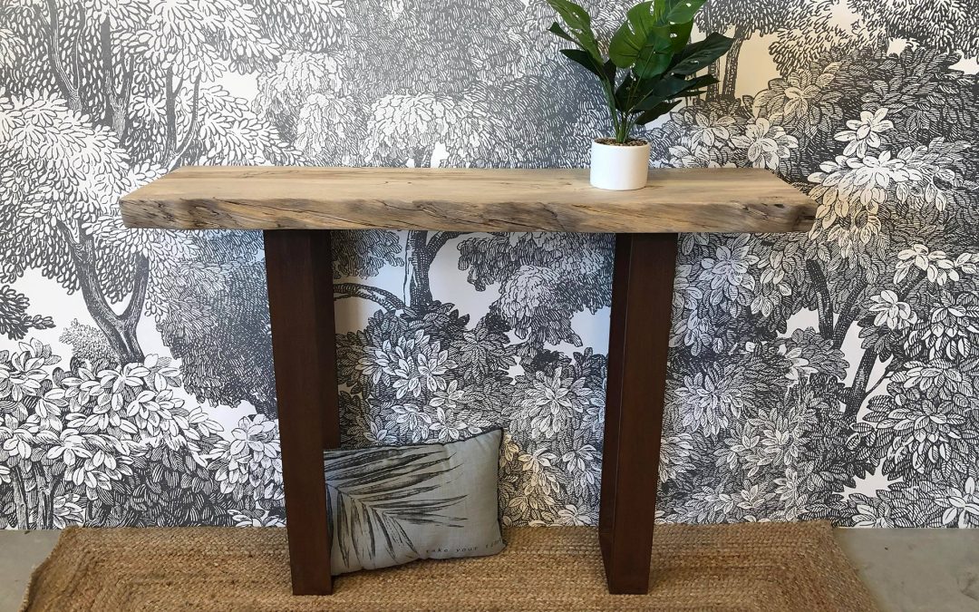 Console la charmante – Bois de charme et métal rouillé